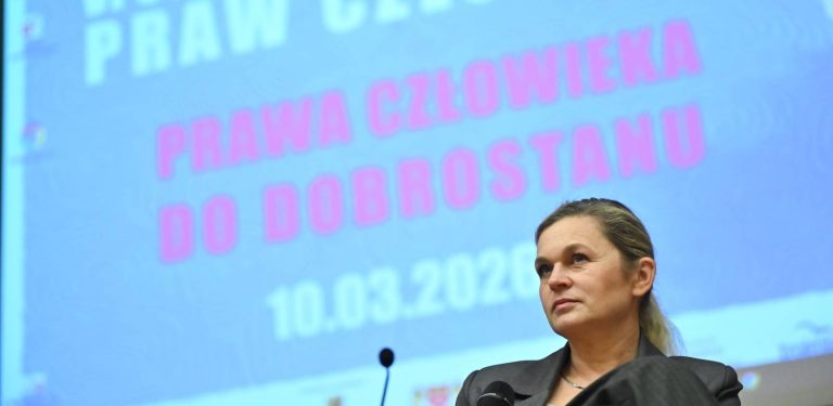 Minister edukacji Barbara Nowacka brała udział w VI Uczniowskiej Konferencji o Prawach Człowieka w Auli Wydziału Prawa i Administracji Uniwersytetu Gdańskiego, 10.02.2026 r. (PAP/Adam Warżawa)