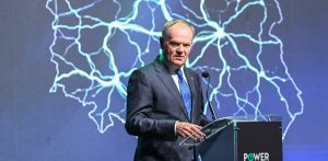 Gdańsk, 18.03.2026. Premier Donald Tusk na otwarciu konferencji PowerConnect Energy Summit 2026 w Centrum Wystawienniczo-Kongresowym AMBEREXPO w Gdańsku (fot. PAP/Andrzej Jackowski)