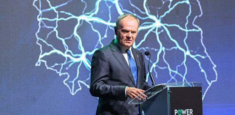 Gdańsk, 18.03.2026. Premier Donald Tusk na otwarciu konferencji PowerConnect Energy Summit 2026 w Centrum Wystawienniczo-Kongresowym AMBEREXPO w Gdańsku (fot. PAP/Andrzej Jackowski)