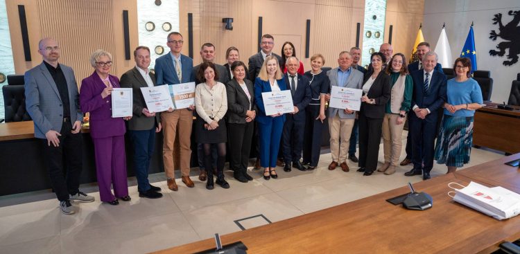Rozdanie nagród wojewódzkiego etapu konkursu „Fundusz Sołecki”, 11.03.2026 r. (fot. Facebook/Pomorskie)