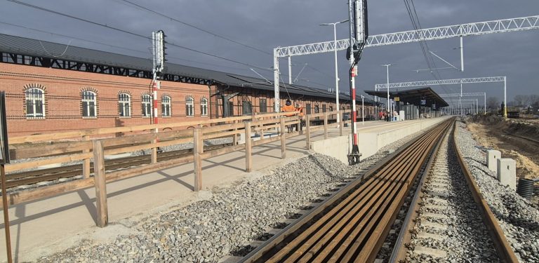 Remontowana stacja kolejowa w Słupsku (fot. Radio Gdańsk/Przemysław Woś)