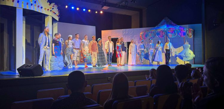 Spektakl "Gdynia. Fordewind" w Teatrze Miejskim w Gdyni, 15.03.2026 r. (fot. Radio Gdańsk/Paweł Marszałkowski)