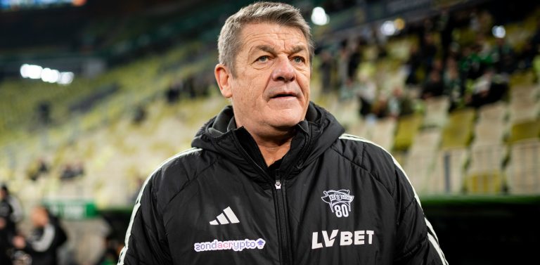 John Carver (fot. KFP/Mateusz Słodkowski)