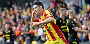 Kielce, 22.03.2026. Zawodnik Korony Kielce Mariusz Stêpiñski cieszy siê z bramki zdobytej z rzutu karnego podczas meczu 26. kolejki pi³karskiej Ekstraklasy z Ark¹ Gdynia, 22bm. (js) PAP/Piotr Polak