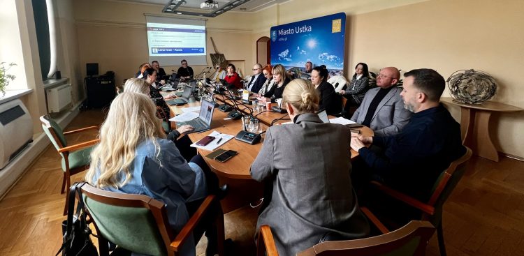 Nadzwyczajne posiedzenie Rady Miasta Ustka ws. uruchomienia konsultacji społecznych odnośnie zmiany granic(fot. Ł.Kosik/Radio Gdańsk)