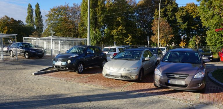 Parking przy dworcu PKP w Pruszczu Gdańskim (fot. Miasto Pruszcz Gdański)