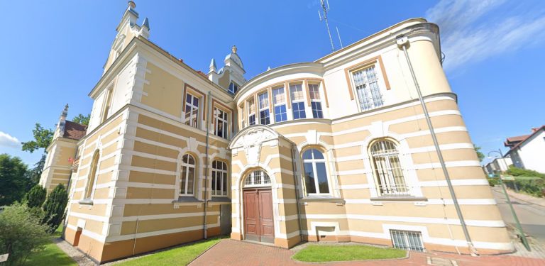 Urząd Gminy Chojnice (fot. Google Street View)