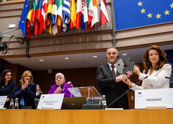 Wręczenie Nagrody im. Pawła Adamowicza. Nz. Nuri Aslan, pełniący obowiązki burmistrza Stambułu (fot. Przemysław Kozłowski/gdansk.pl)