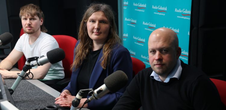Od lewej: Marek Hałas, Monika Łada i Paweł Rydzyński (fot. Radio Gdańsk)