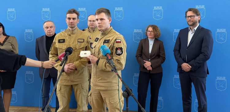 Konferencja w Urzędzie Miasta Sopotu nt. czujek tlenku węgla (fot. Radio Gdańsk/Tymon Nieśmiałek)