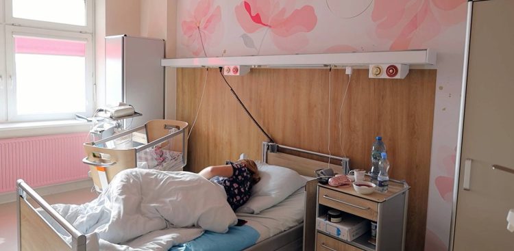 Sala oddziału ginekologiczno-położniczego w szpitalu w Chojnicach (fot. Radio Gdańsk/Maria Sowisło)