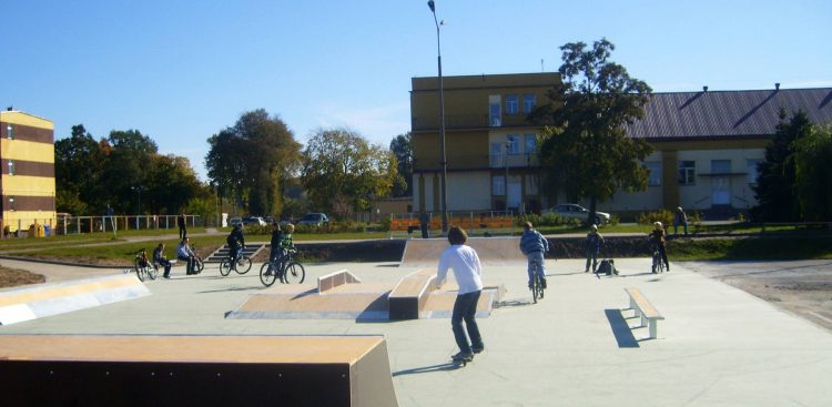 Skatepark – ul. Szkolna 1 (fot. osirczluchow.pl)