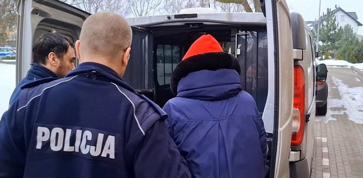 Matka miała nie reagować, gdy jej partner znęcał się nad jej 1,5-roczną córką (fot. KPP w Lęborku)