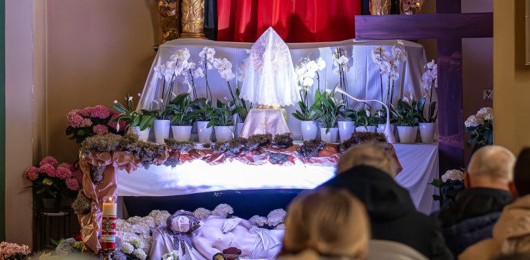 Grób Pański w Kościele św. Trójcy w Kościerzynie (fot. Radio Gdańsk/Grzegorz Armatowski)