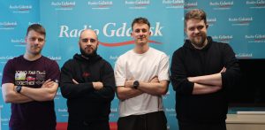Przedstawiciele We-Metu Futsal Club Gmina Sierakowice (w środku). Fot. Radio Gdańsk