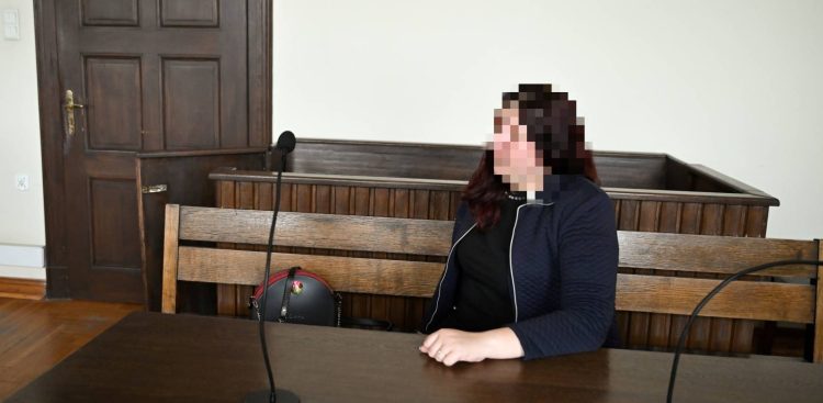 Oskarżona Katarzyna P.-R. na sali rozpraw Sądu Okręgowego w Gdańsku, 05.05.2026 r. (fot. PAP/Adam Warżawa)
