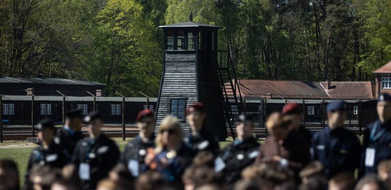Uroczystości 81. rocznicy zakończenia II wojny światowej i uwolnienia ostatnich więźniów obozu Stutthof (fot. Roman Jocher / IPN Gdańsk)