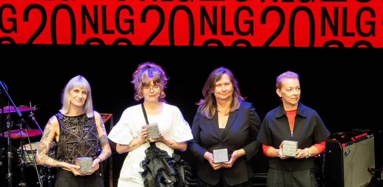 Gala Nagrody Literackiej "Gdynia" w Teatrze Muzycznym, 29.08.2025 r. Nz. Laureaci: prozatorka Elżbieta Łapczyńska, poetka Anouk Herman, tłumaczka Agnieszka Kowaluk i eseistka Joanna Wilengowska (fot. Anna Rezulak / KFP)
