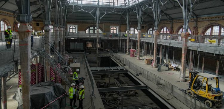 Rewitalizacja Hali Targowej w Gdańsku. Powstanie w niej Food Hall. 16.09.2025 r. (fot. Paweł Marcinko / KFP)