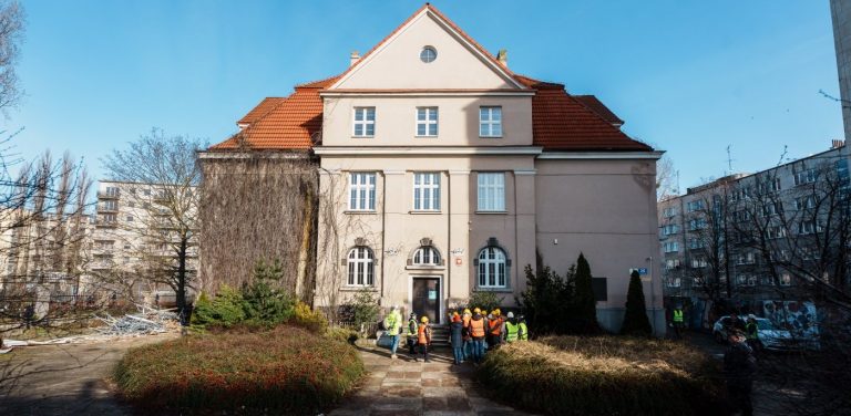 Budynek, w którym powstaje Centrum Nowoczesnego Seniora (fot. archiwum Laboratorium Innowacji Społecznych)