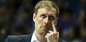 Gdynia, 26.05.2026. Trener AMW Arki Gdynia Manta Cesnauskis podczas pierwszego meczu pó³fina³owego Ekstraklasy koszykarzy z Orlen Zastalem Zielona Góra, 26 bm. (js) PAP/Adam War¿awa