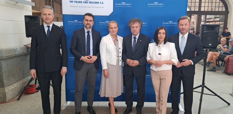 Na zdjęciu wiceminister infrastruktury Piotr Malepszak i wiceminister Arkadiusz Marchewka