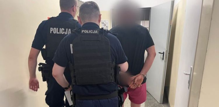 Zatrzymany mężczyzna po bójce kibiców, do której doszło po meczu Gromu Nowy Staw z Polonią Chodzież