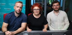Konferencja na rzecz Odbudowy Ukrainy w Gdańsku, Piotr Olejarczyk, Ryszarda Wojciechowska i Miłosz Sieliwończyk (fot. Radio Gdańsk/Martyna Krawcewicz)