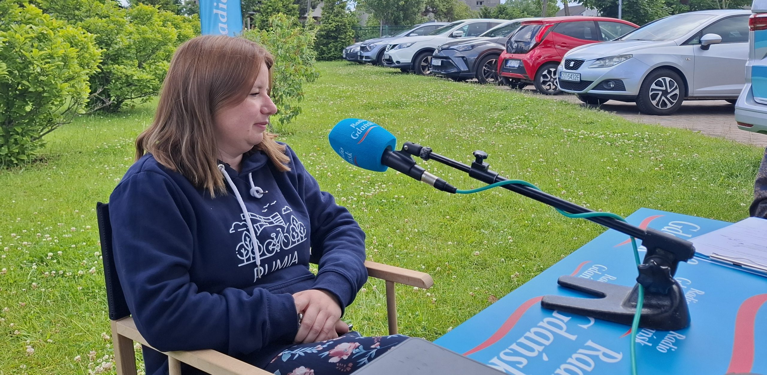 Anna Borys przy mobilnym studiu Radia Gdańsk w Rumi
