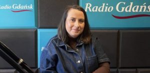 Iwona Chrapkowska-Wielgomas w studiu Radia Gdańsk