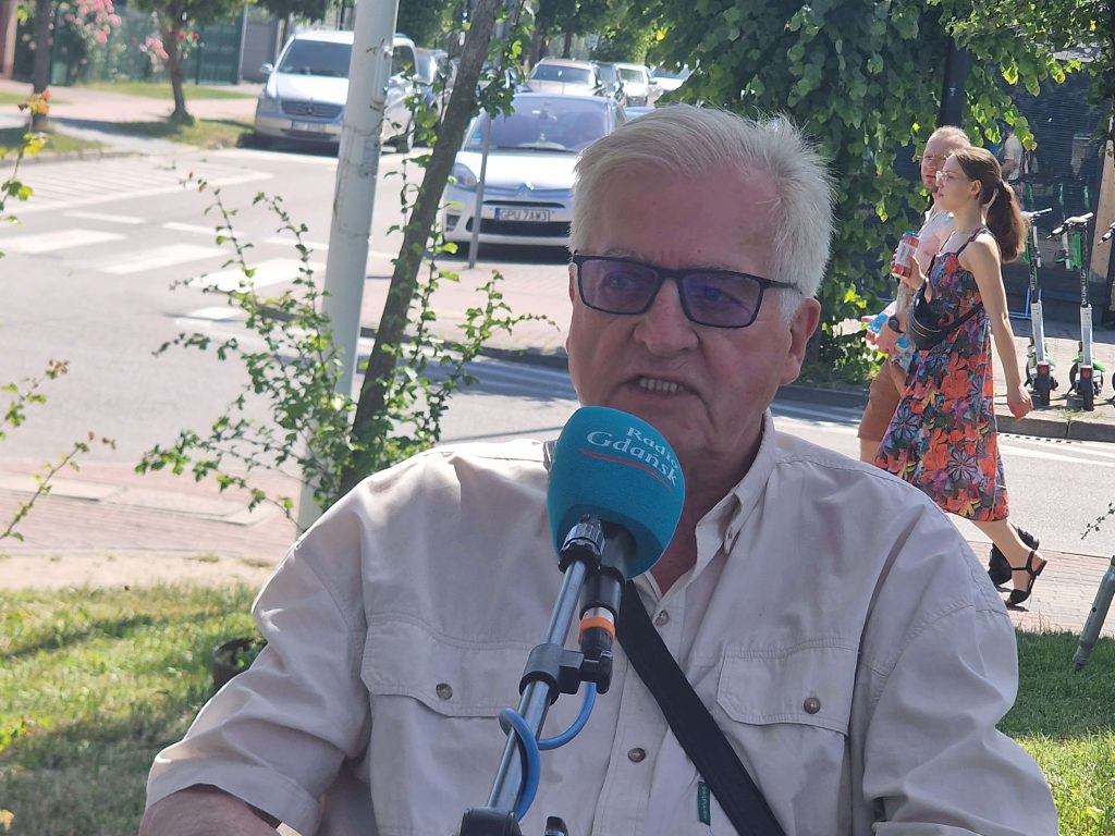 Jerzy Szczepankowski w mobilnym studiu Radia Gdańsk