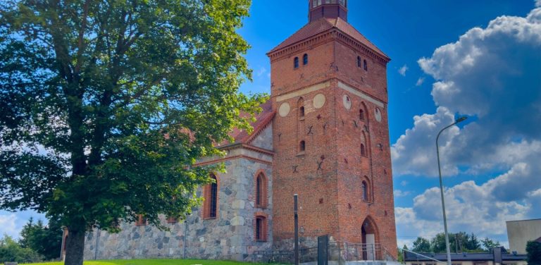Murowany z cegły kościół w Kwakowie to jeden z najstarszych zabytków w tej części Pomorza