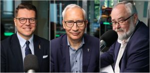 Krzysztof Szymański, Kazimierz Smoliński, Piotr Adamowicz w studiu Radia Gdańsk