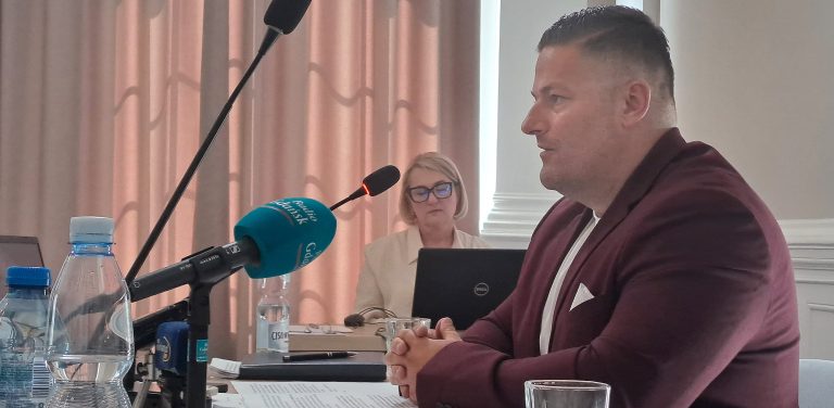 Przewodniczący Rady Miejskiej Człuchowa Mariusz Przyszlak (fot. Radio Gdańsk/Maria Sowisło)