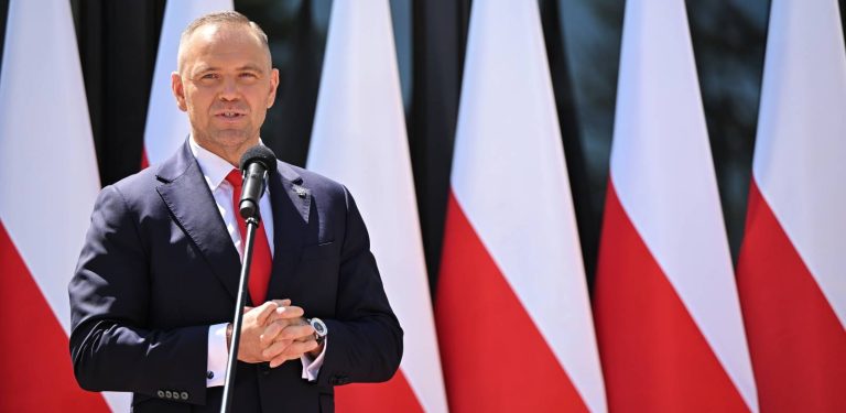 Prezydent RP Karol Nawrocki przemawia w Pałacu Prezydenckim w Warszawie (fot. PAP/Marcin Obara)