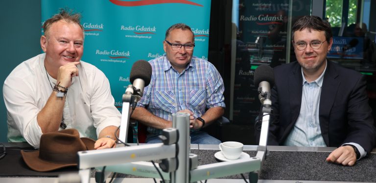 Robert Kwiatek, Maciej Sandecki i Piotr Beniuszys w studiu Radia Gdańsk