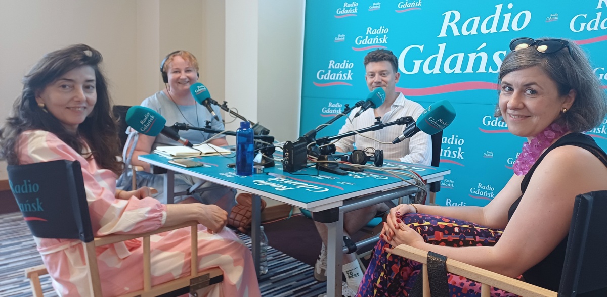 Iwona Rusek, Marzena Bakowska, Krzysztof Szczepaniak i Aleksandra Głogowska w studiu festiwalowym Radia Gdańsk opowiadają o słuchowiskach