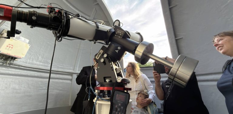 Wnętrze obserwatorium astronomicznego przy SP nr w Sopocie (fot. Radio Gdańsk/Anna Kobryń)