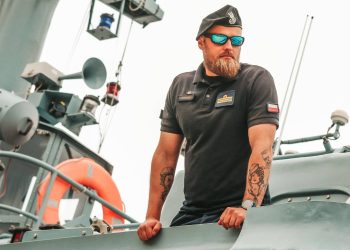 Trałowce 8 Flotylli Obrony Wybrzeża wyszły z Morskiego Portu Wojennego w Świnoujściu i obrały kurs na Gdynię na BALTOPS 2026 (fot. Dowództwo Generalne Rodzajów Sił Zbrojnych)
