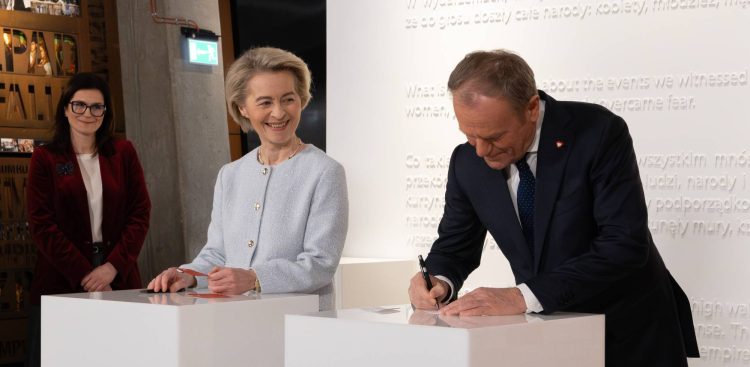ECS. Wizyta Kolegium Komisarzy. Nz. Premier Donald Tusk, Ursula von der Leyen - przewodnicząca KE, Aleksandra Dulkiewicz prezydent Gdańska. 07.02.2025 r. (fot. Anna Rezulak / KFP)