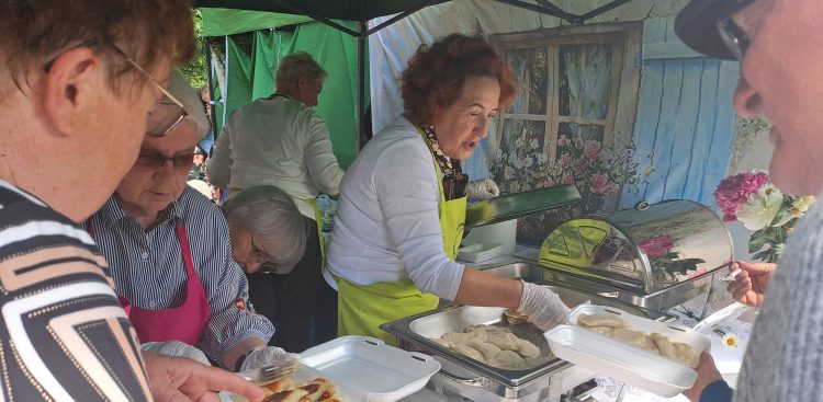 VI Mistrzostwa Powiatu Człuchowskiego w Lepieniu Pierogów. Rzewnica w gminie Rzeczenica, 13.06.2026 r. (fot. Radio Gdańsk / Maria Sowisło)