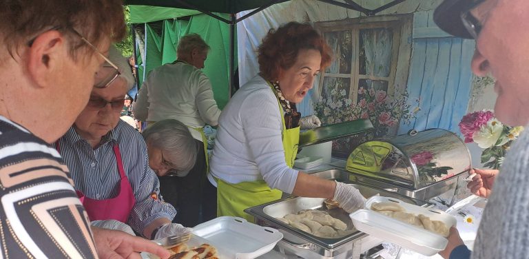 VI Mistrzostwa Powiatu Człuchowskiego w Lepieniu Pierogów. Rzewnica w gminie Rzeczenica, 13.06.2026 r. (fot. Radio Gdańsk / Maria Sowisło)