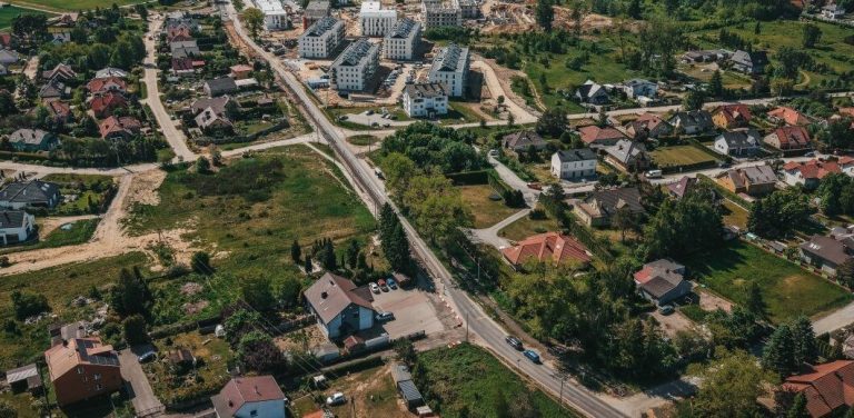 Remontowana ulica Wiczlińska to kluczowa arteria w zachodniej części Gdyni