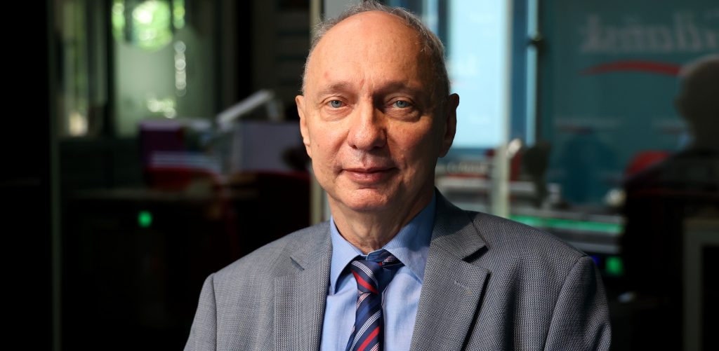 Dr n. med. Witold Kokot w studiu Radia Gdańsk