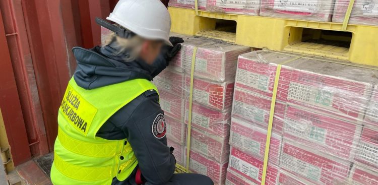 Czarnorynkowa wartości przejętych narkotyków to prawie 220 mln zł (fot. Izba Administracji Skarbowej w Gdańsku)