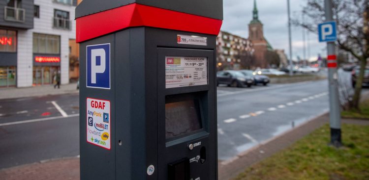 Parkometr przy ul. Długie Ogrody w Gdańsku (fot. Paweł Marcinko / KFP)