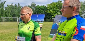 Działacze Chojnickiego Towarzystwa Miłośników Roweru "Cyklista": Maciek Kosiedowski i Dariusz Piekarski (fot. Radio Gdańsk/Maria Sowisło)