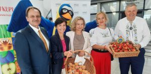 Słodycze otrzymywały osoby lecące lotami krajowymi oraz na trasie między Gdańskiem a Brukselą.