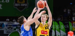 Estończyk, Kasper Suurorg przenosi się z Energi Trefla Sopot do AMW Arki Gdynia.
