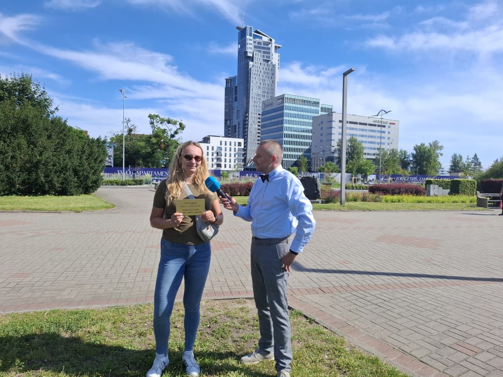 Pani, która znalazła złotą tabliczkę ukrytą przez Radio Gdańsk